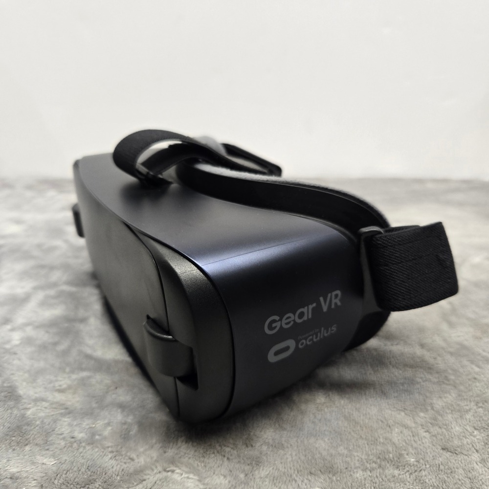 Samsung Gear VR Oculus SM-R323 Blue Black Virtual Reality Headset Viewer